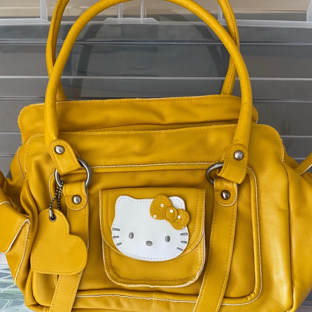 Hello Kitty x Camomilla Collector’s Edition